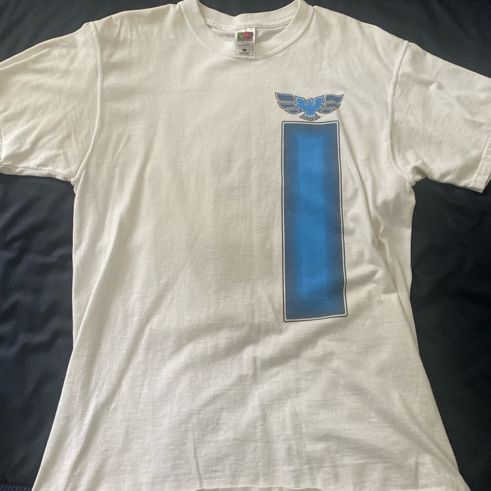 Car shirt size L